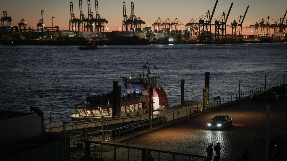 Securing critical infrastructure & logistics through underwater drones and next-gen robotic arms