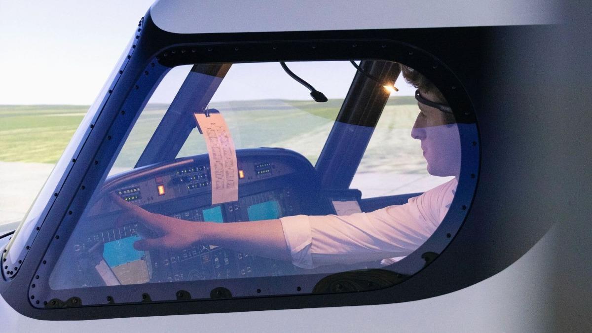 How can decoding brain waves help train pilots and surgeons?